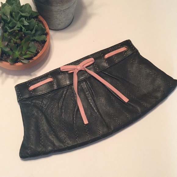 LAUREN MERKIN snap-close Black & Pink 100% LEATHER Preppy Handheld Bow Detail - Picture 1 of 8
